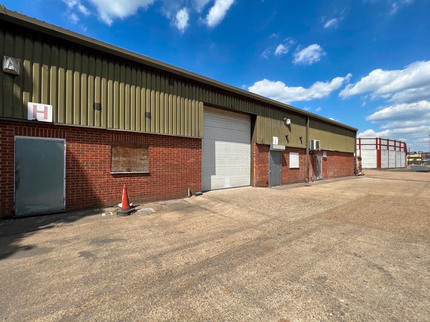 29 Willow Ln, Mitcham for sale Building Photo- Image 1 of 1