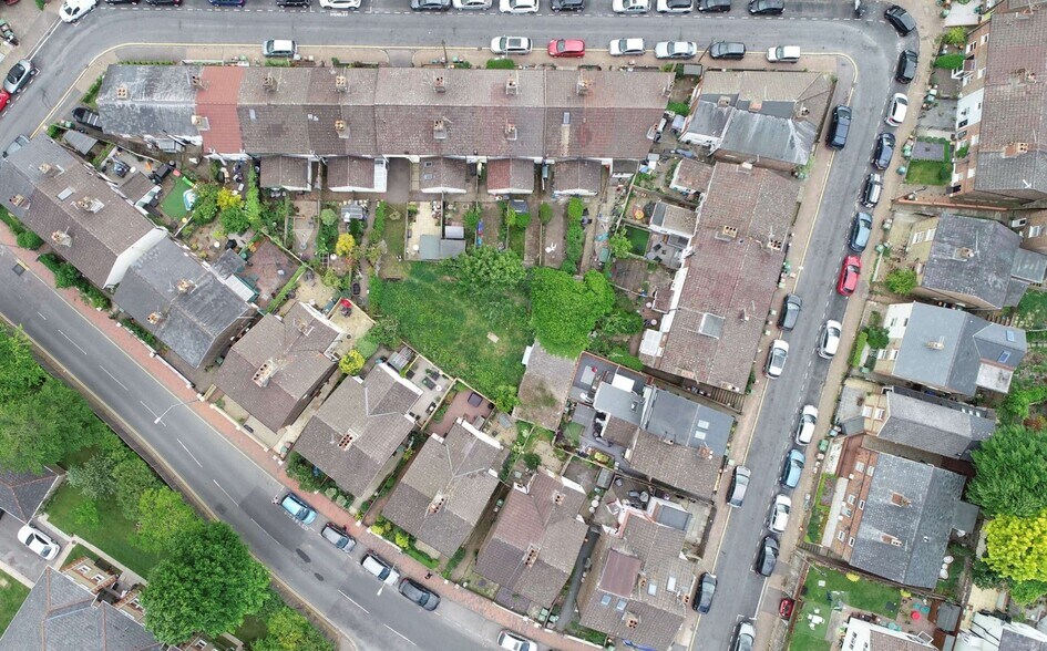 35 & 37 Cromwell Rd, Tunbridge Wells TN2 4UE UK