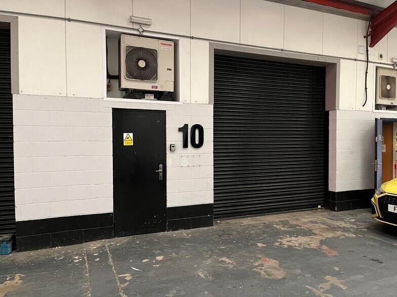 Moorside, Colchester to rent - Building Photo - Image 1 of 38