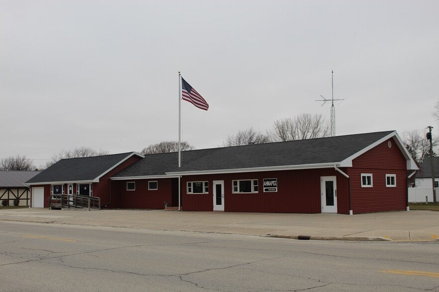 1009 Jefferson St, Algoma, WI for sale - Building Photo - Image 1 of 14