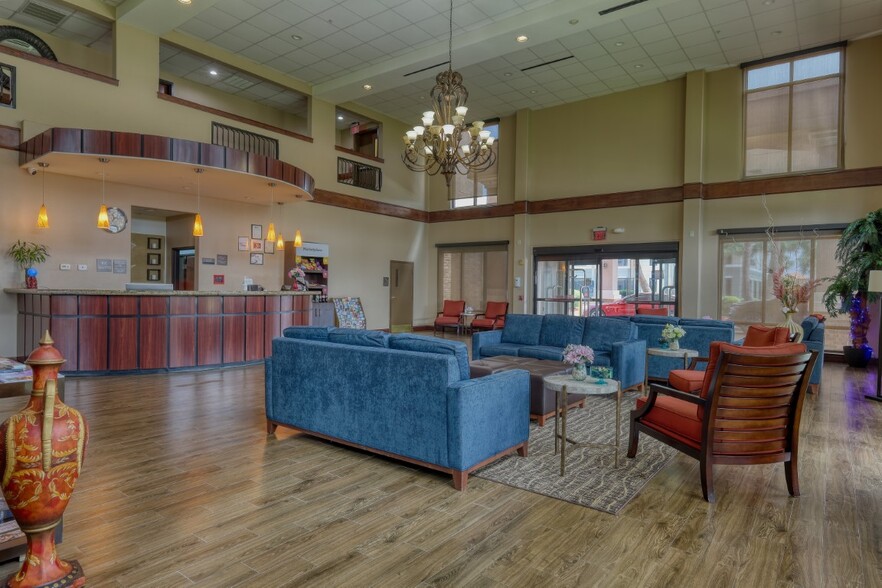 16931 Texas Ave, Webster, TX for sale - Lobby - Image 3 of 17