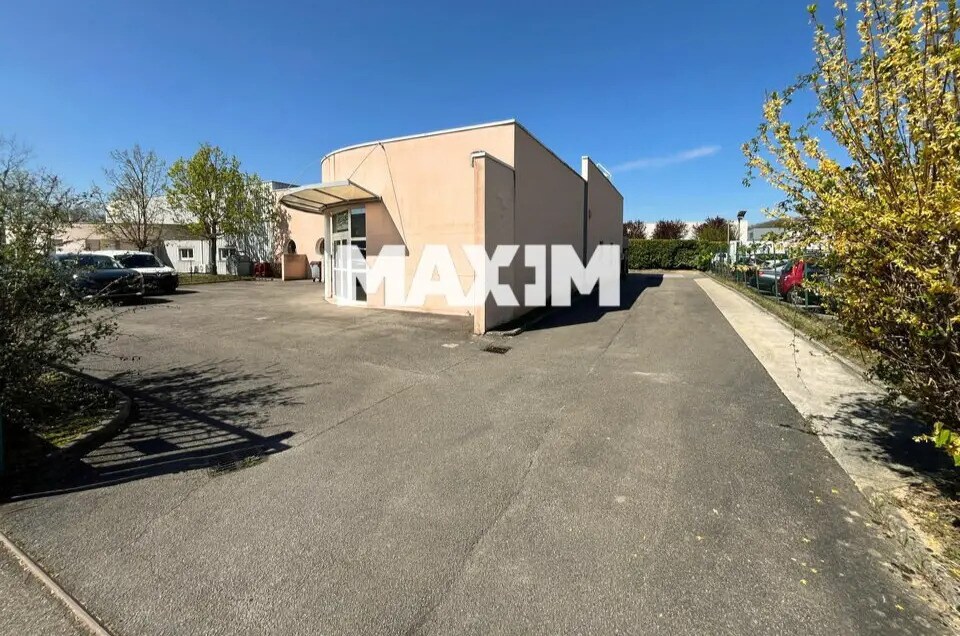 Location Local d'activités 317 m² - Photo 1