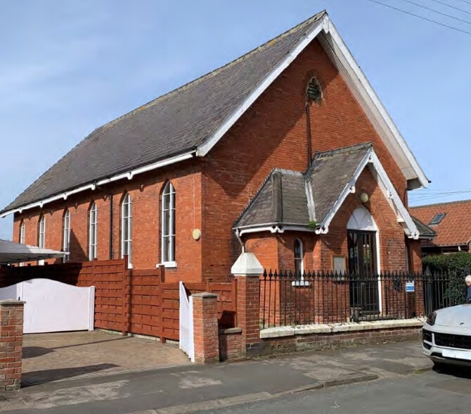 10 Common Rd, York for sale - Building Photo - Image 2 of 5