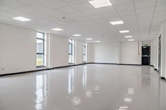 Compass Industrial Park, Spindus RD, Liverpool to rent Interior Photo- Image 1 of 27
