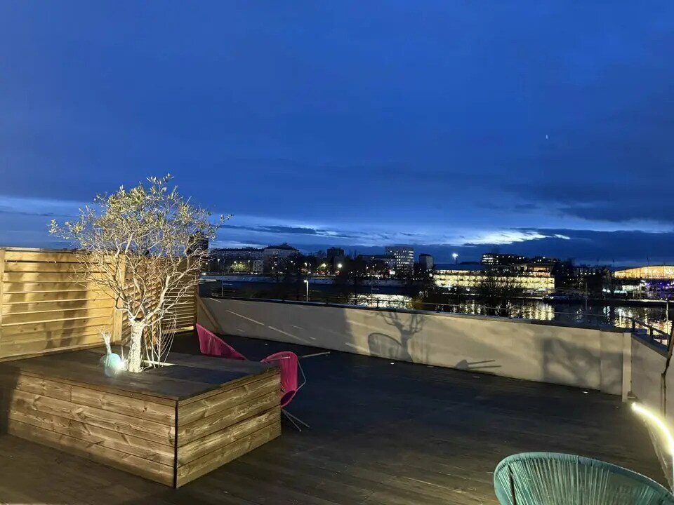 Office in Rouen to rent Building Photo- Image 1 of 15