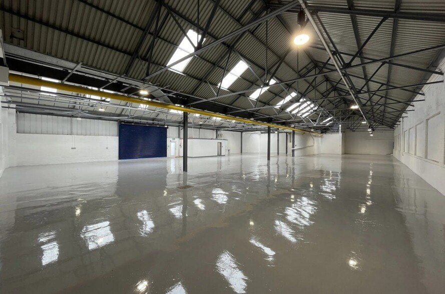 Corporation Rd, Manchester to rent - Building Photo - Image 3 of 33