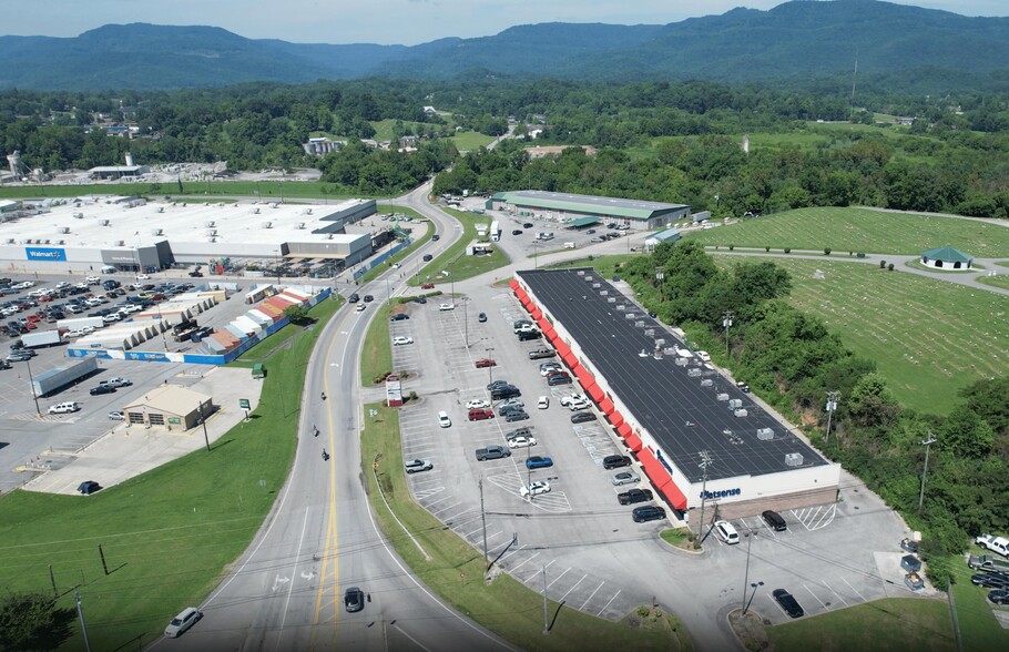 1875 N 25th St, Middlesboro, KY for rent - Building Photo - Image 1 of 11