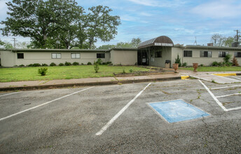 707 N Waldrip St, Grand Saline, TX for rent Building Photo- Image 1 of 23