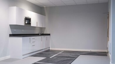 84 Clydesmill Dr, Glasgow to rent Interior Photo- Image 2 of 3