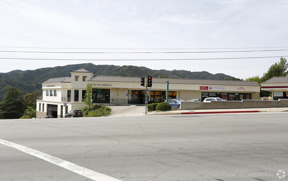 3800 Foothill Blvd, Glendale, CA for rent - Building Photo - Image 1 of 4