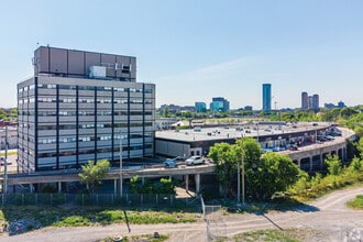250 City Centre Ave, Ottawa, ON to rent Building Photo- Image 2 of 6