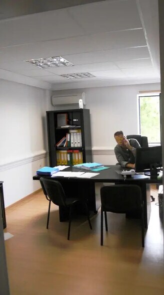 Office in Lattes to rent - Interior Photo - Image 2 of 4