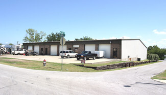 More details for 630 Hembry St, Lewisville, TX - Light Industrial for Rent