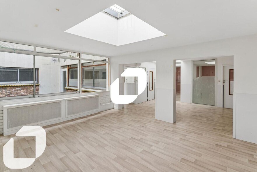 Office in Saint-Cloud to rent - Interior Photo - Image 2 of 9