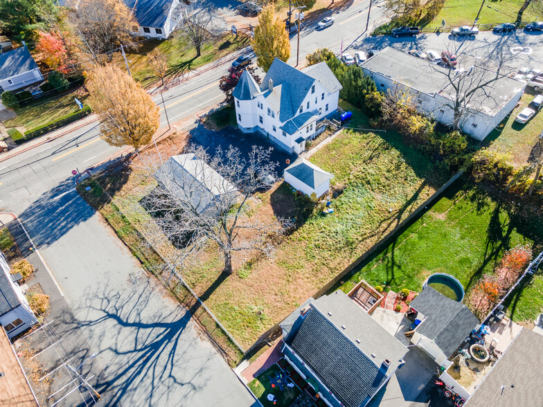 948 Charles St, North Providence, RI for sale - Primary Photo - Image 1 of 1