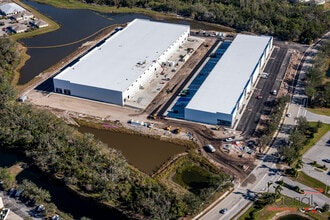 3025 Lakewood Ranch Blvd, Bradenton, FL to rent Building Photo- Image 1 of 5