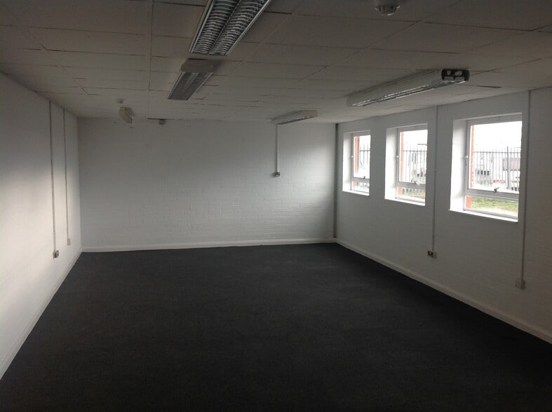 North Rd, Bridgend for sale - Interior Photo - Image 3 of 4