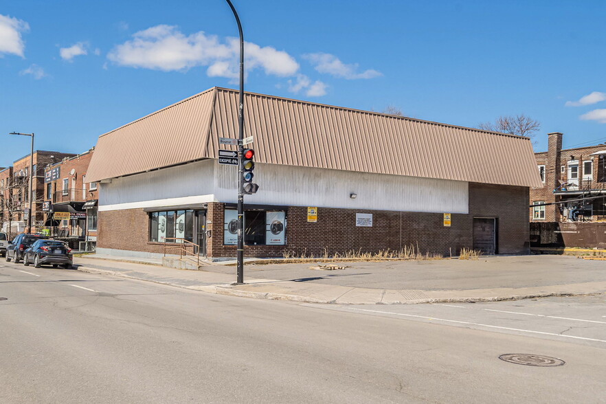 5805 Boul Décarie, Montréal, QC for rent - Building Photo - Image 1 of 26