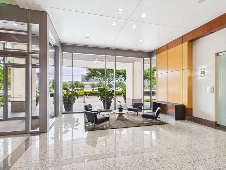 12400 Coit Rd, Dallas, TX to rent - Building Photo - Image 3 of 41