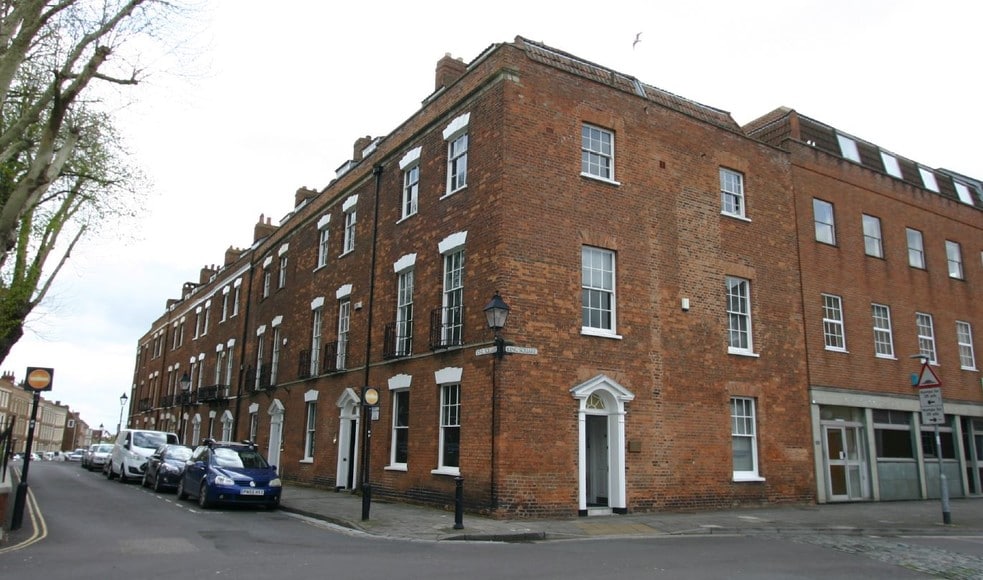 1A King Sq, Bridgwater to rent - Primary Photo - Image 1 of 5