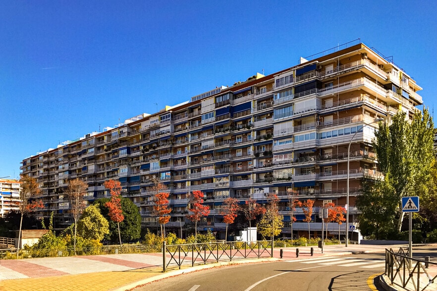 Calle Princesa Doña Sofía, 5, Alcorcón, Madrid to rent - Primary Photo - Image 1 of 1
