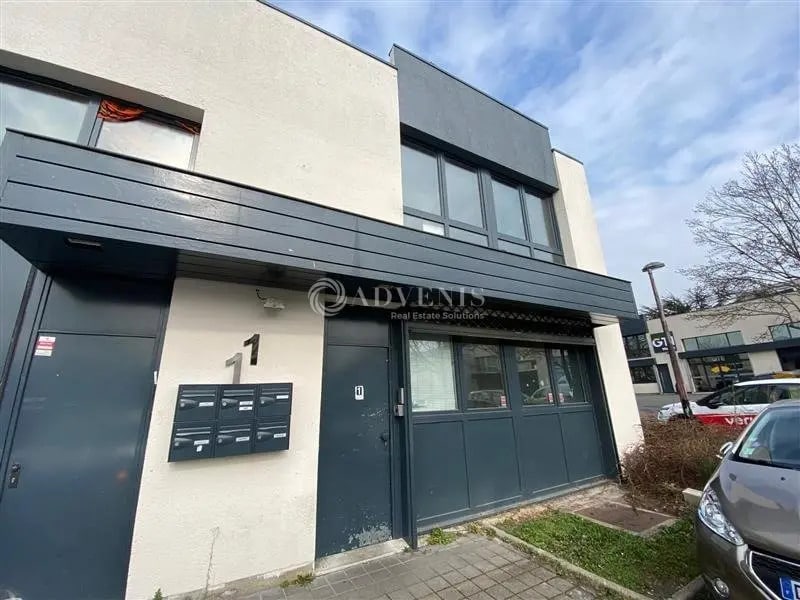 Office in Créteil to rent Building Photo- Image 1 of 12