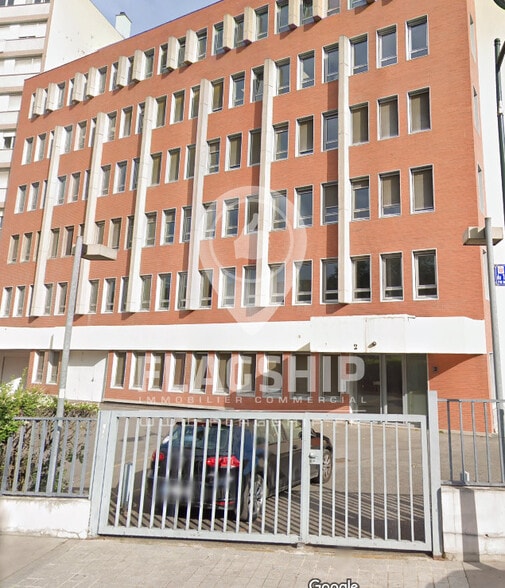 Office in Clichy to rent - Building Photo - Image 1 of 7