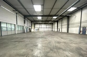Light Industrial in La Courneuve to rent Interior Photo- Image 2 of 6
