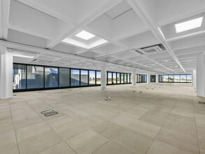 91 Brick Ln, London to rent Interior Photo- Image 1 of 4