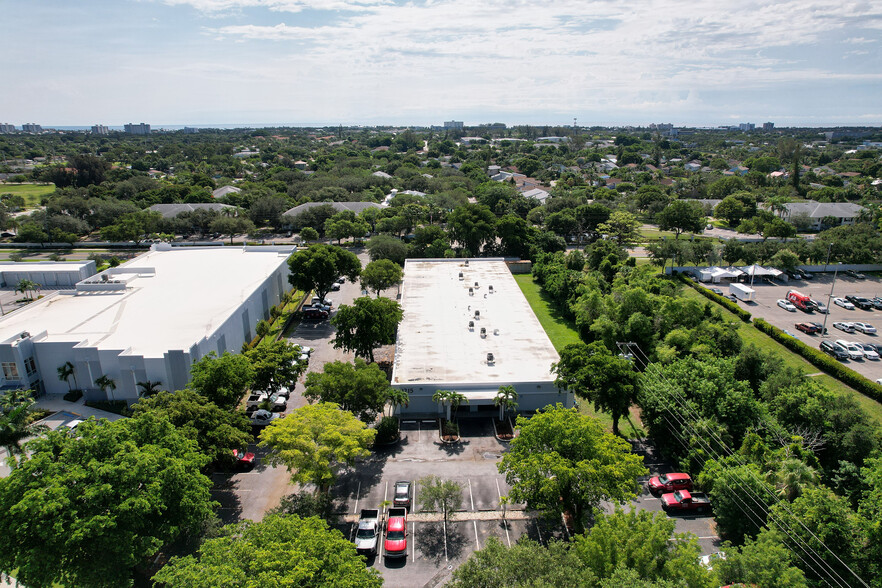 1215 Wallace Dr, Delray Beach, FL for rent - Building Photo - Image 3 of 10