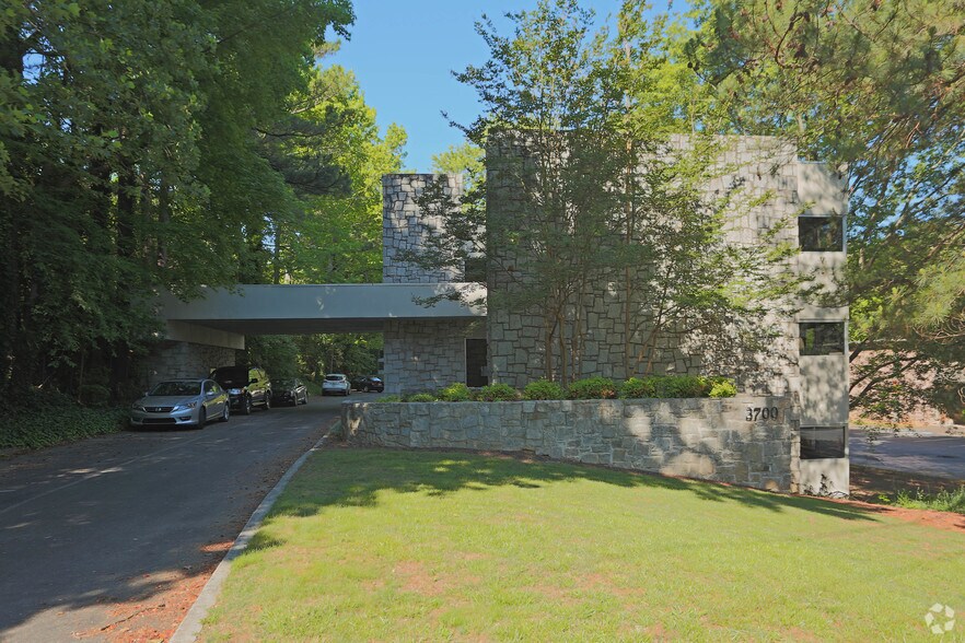 3700 Longview Dr, Chamblee, GA for sale - Primary Photo - Image 1 of 1
