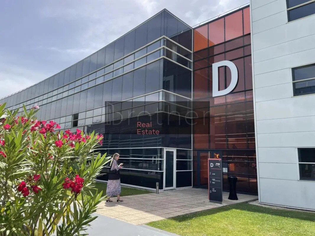 Office in Mérignac to rent Building Photo- Image 1 of 10