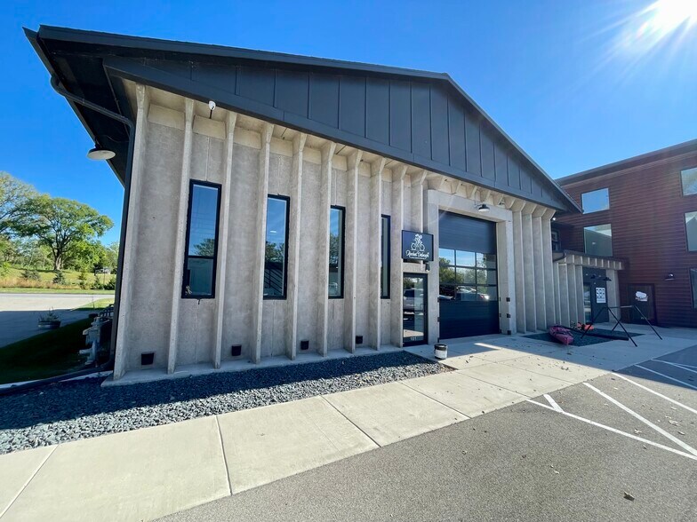 507 Bruce St, Verona, WI for sale - Building Photo - Image 1 of 1