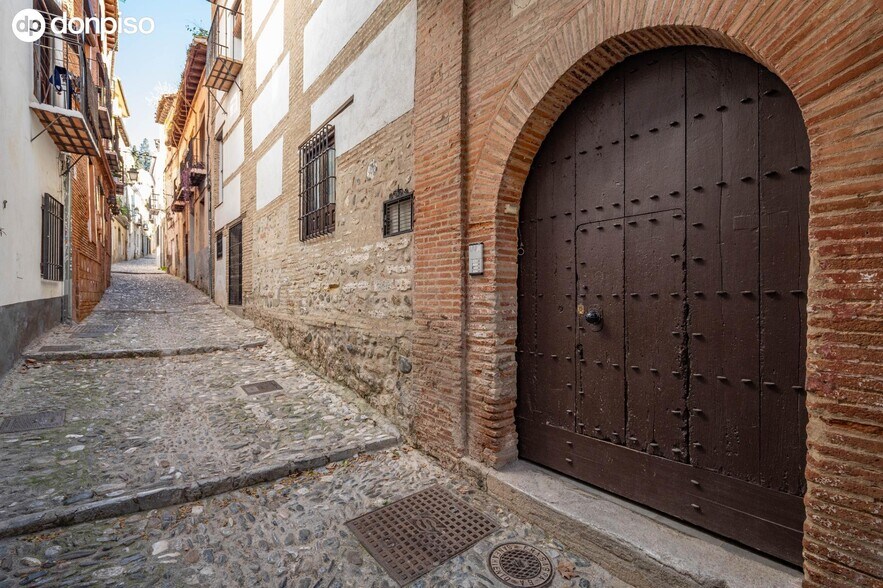 Calle Gumiel de San Pedro, 4, Granada, Granada for sale - Building Photo - Image 2 of 50