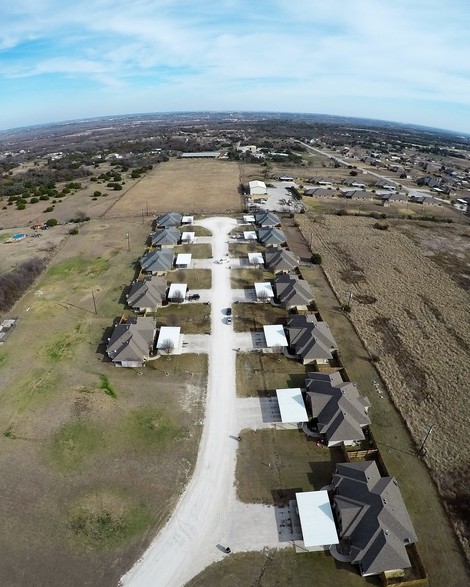 104 Jolin Ln, Weatherford, TX for sale - Primary Photo - Image 1 of 1