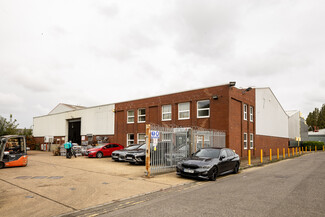 More details for 8 Fairway Close, Hounslow - Industrial for Rent