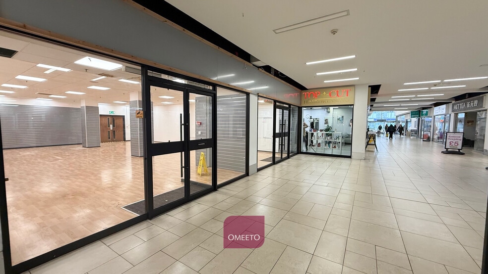 Crown Walk, Derby to rent - Building Photo - Image 3 of 20