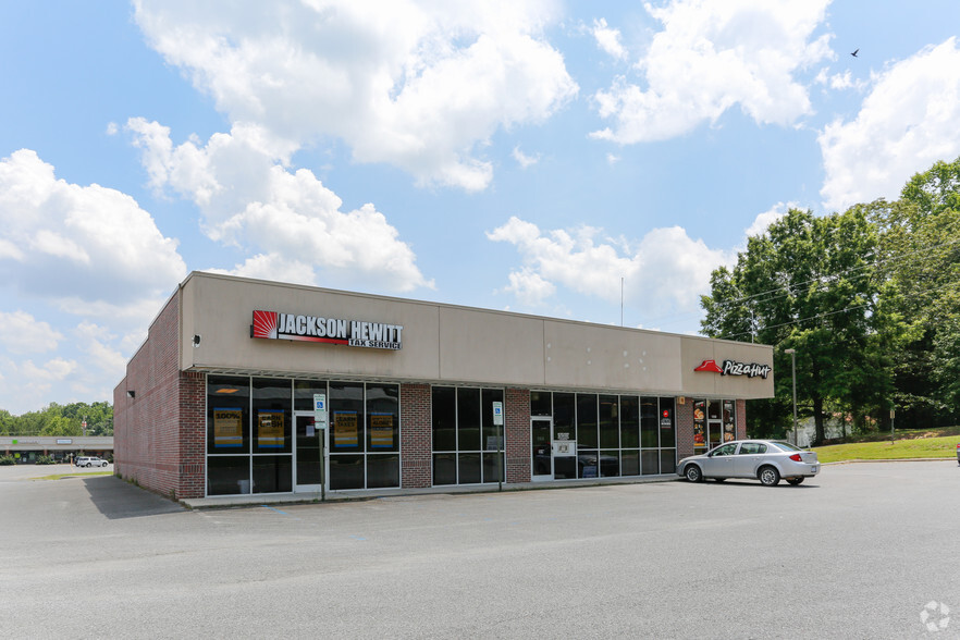 1000 E Main St, Cherryville, NC for rent - Primary Photo - Image 1 of 4