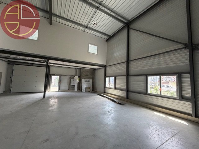 Industrial in Cugnaux to rent Interior Photo- Image 1 of 12