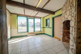 1 Bagillt St, Holywell to rent Interior Photo- Image 2 of 8