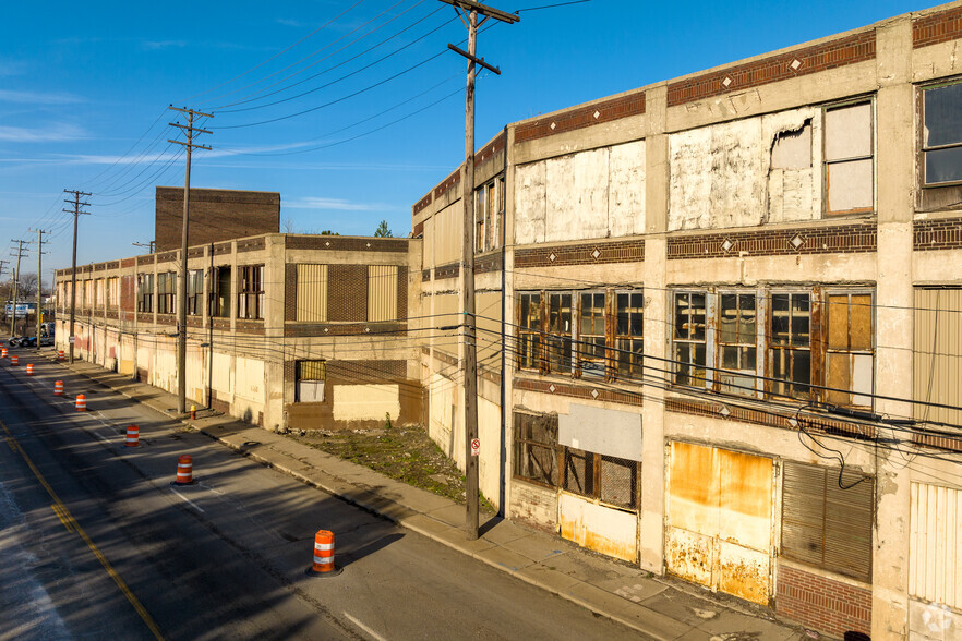 6660 Mount Elliott St, Detroit, MI for rent - Building Photo - Image 3 of 4