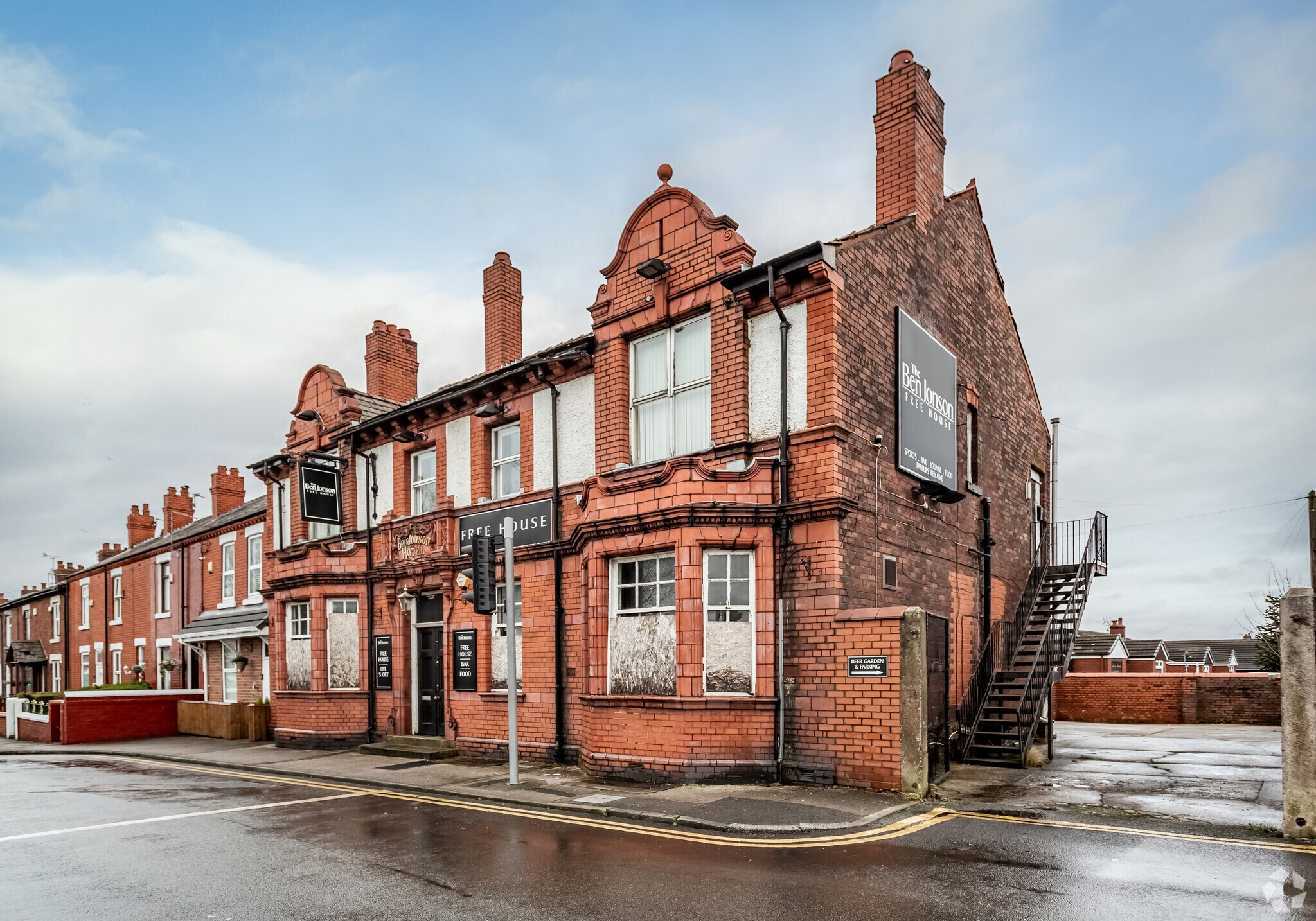 702 Warrington Rd, Wigan for sale Primary Photo- Image 1 of 1