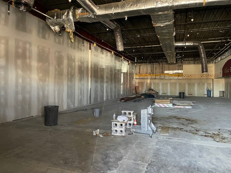 115 6th Ave, Huntington, WV to rent - Building Photo - Image 3 of 6