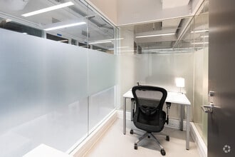 31-00 47th Ave, Long Island City, NY to rent Interior Photo- Image 1 of 1