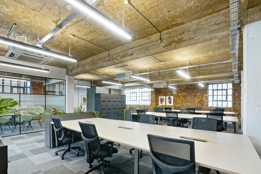 64 Essex Rd, London to rent - Interior Photo - Image 2 of 24