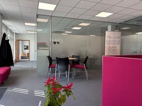 63-65 Bretonside, Plymouth to rent Interior Photo- Image 2 of 6