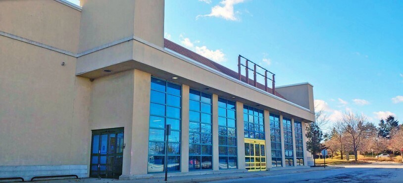 5555 E Townline Rd, Vernon Hills, IL to rent Building Photo- Image 1 of 7