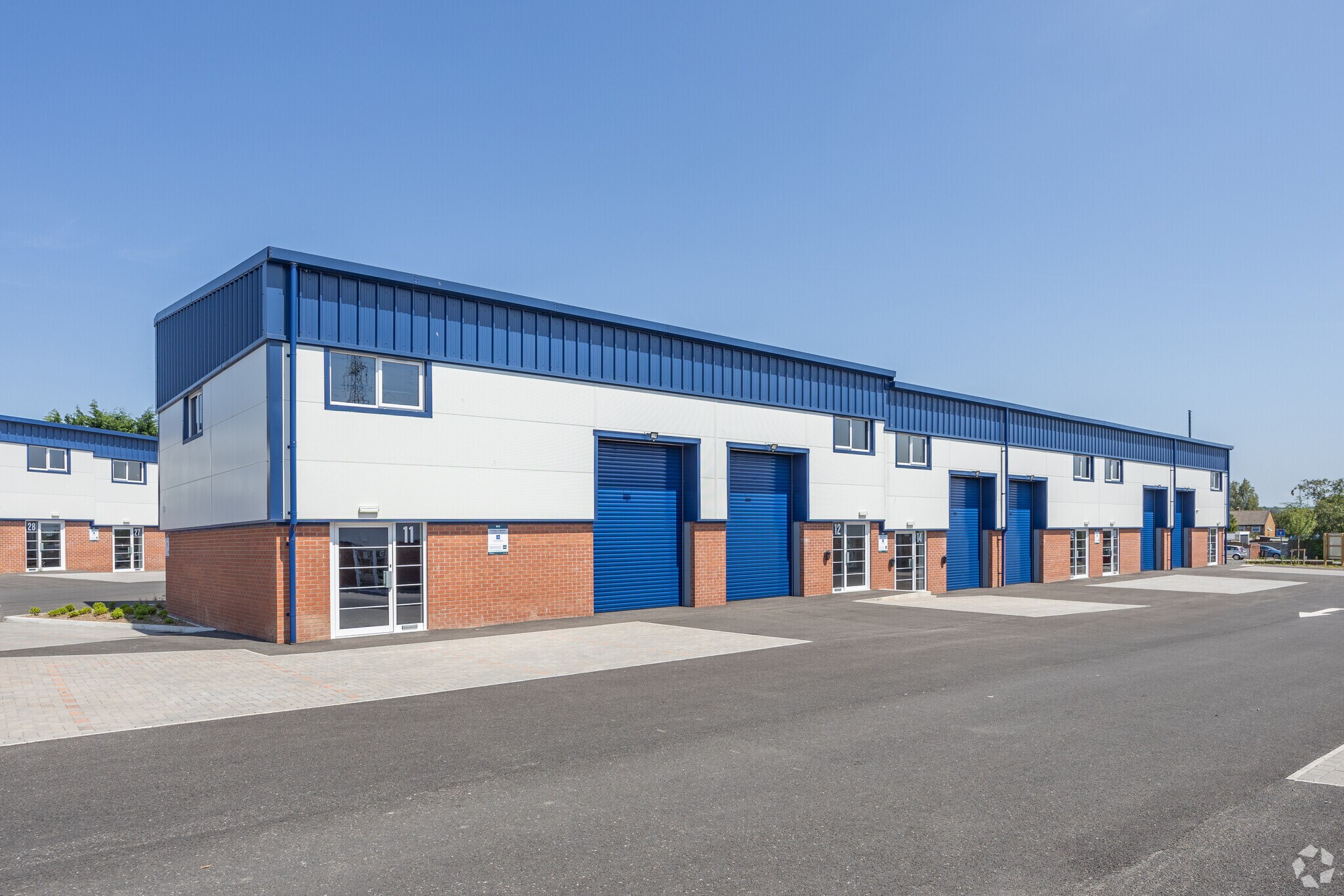 198-202 Broomhill Rd, Bristol to rent Primary Photo- Image 1 of 10