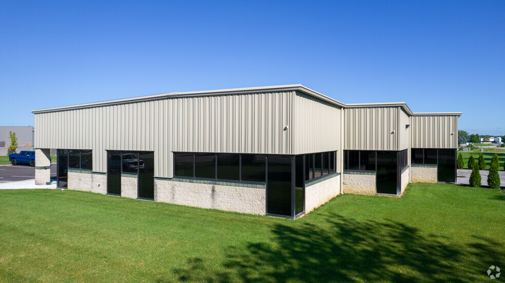 7715 Corporate Blvd, Plain City, OH for sale - Primary Photo - Image 1 of 1