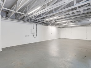 Limberline Spur, Portsmouth to rent Interior Photo- Image 2 of 3
